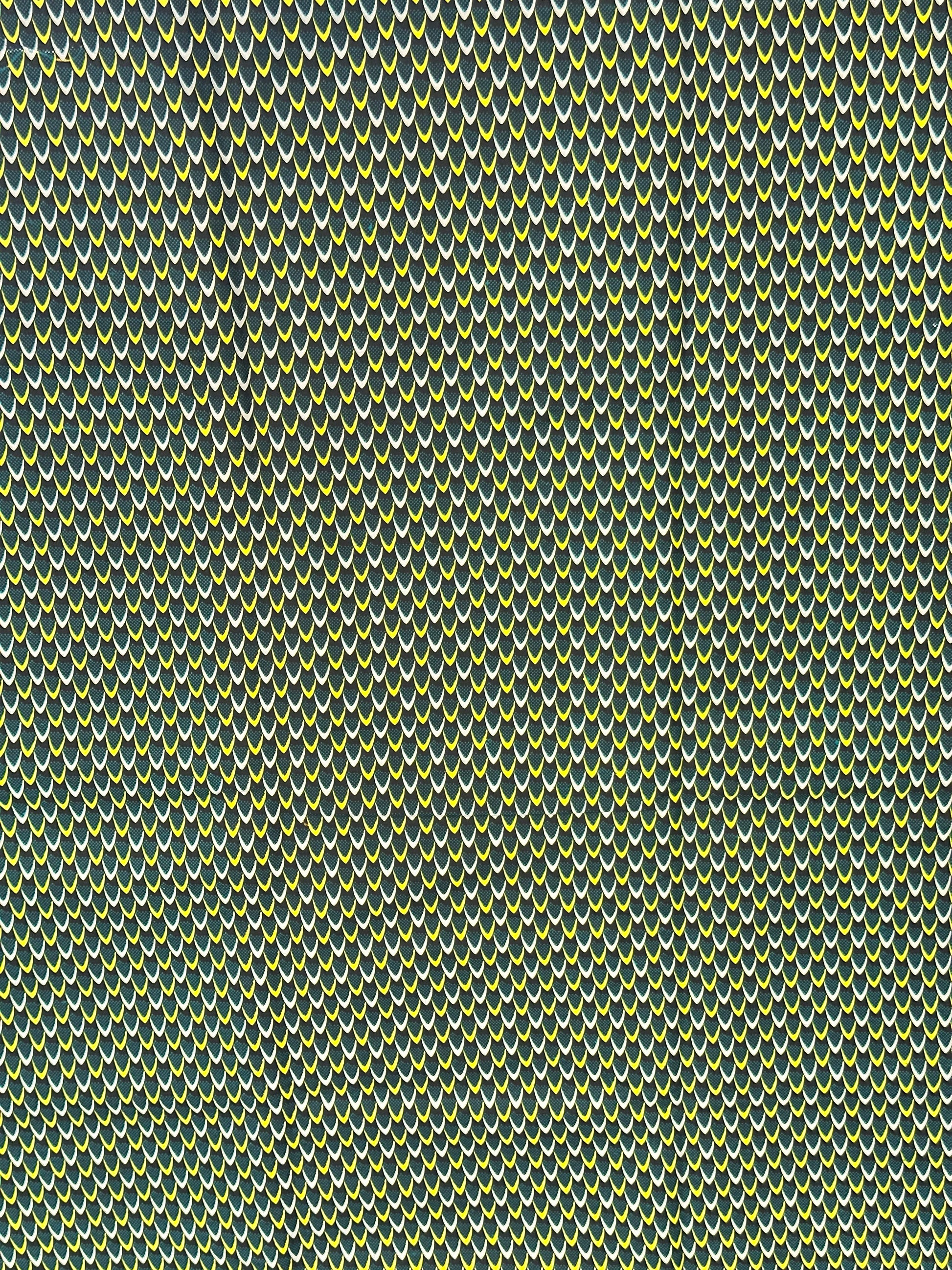 Motivo escamas color verde, amarillo y blanco 