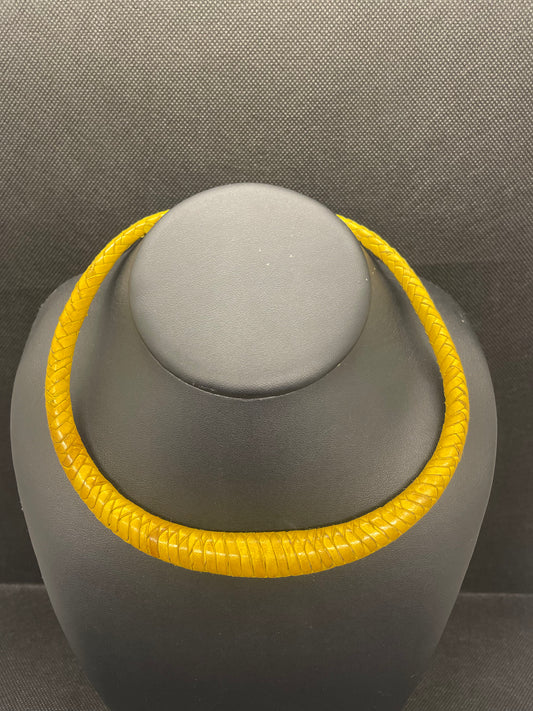 collar cuero9